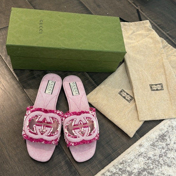 WOMEN'S INTERLOCKING G SLIDE SANDAL SIZE 37.5 - Picture 12 of 17